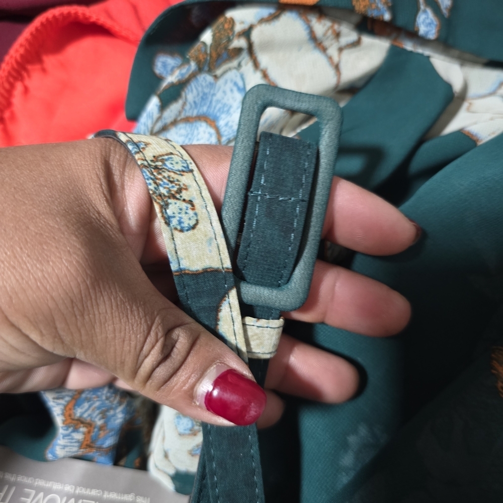 Eva Mendes for New York & Company Teal Floral Robe - Picture 6 of 10